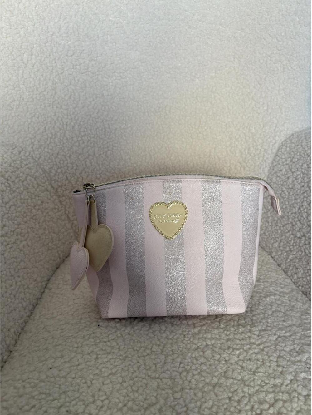 BETSEY JOHNSON MAKEUP BAG